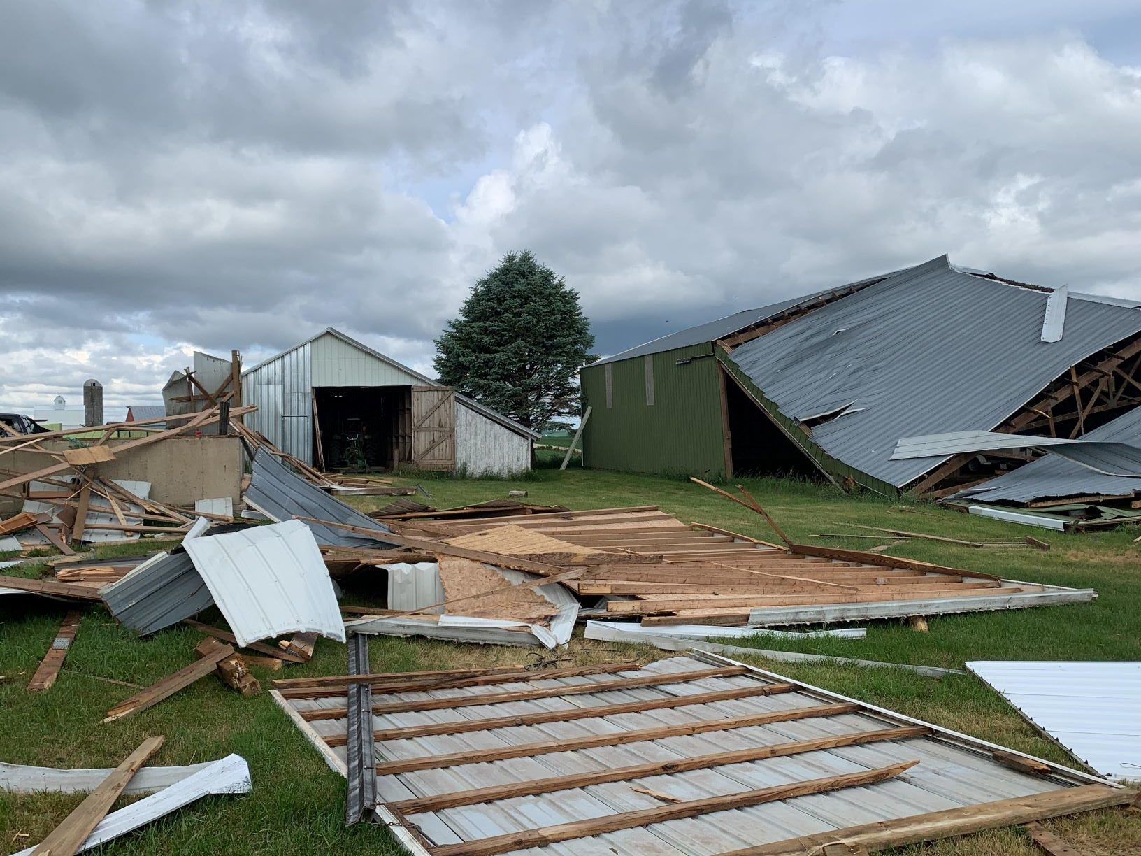 Tornadoes Confirmed in Pella and Bernard Iowa Sunday Evening